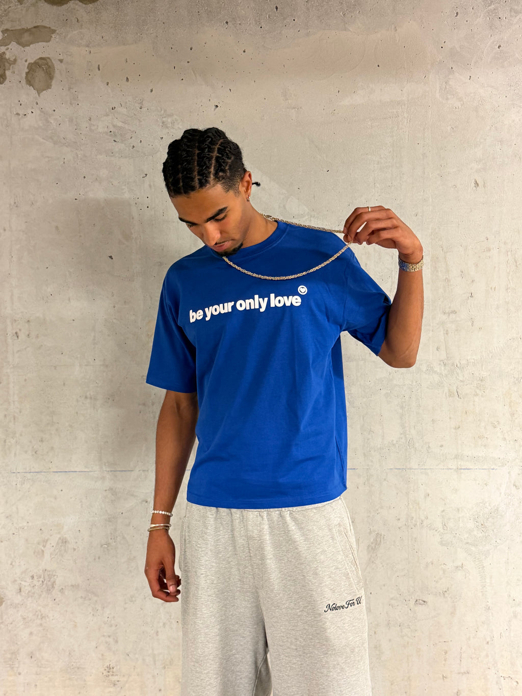 Bluff tee